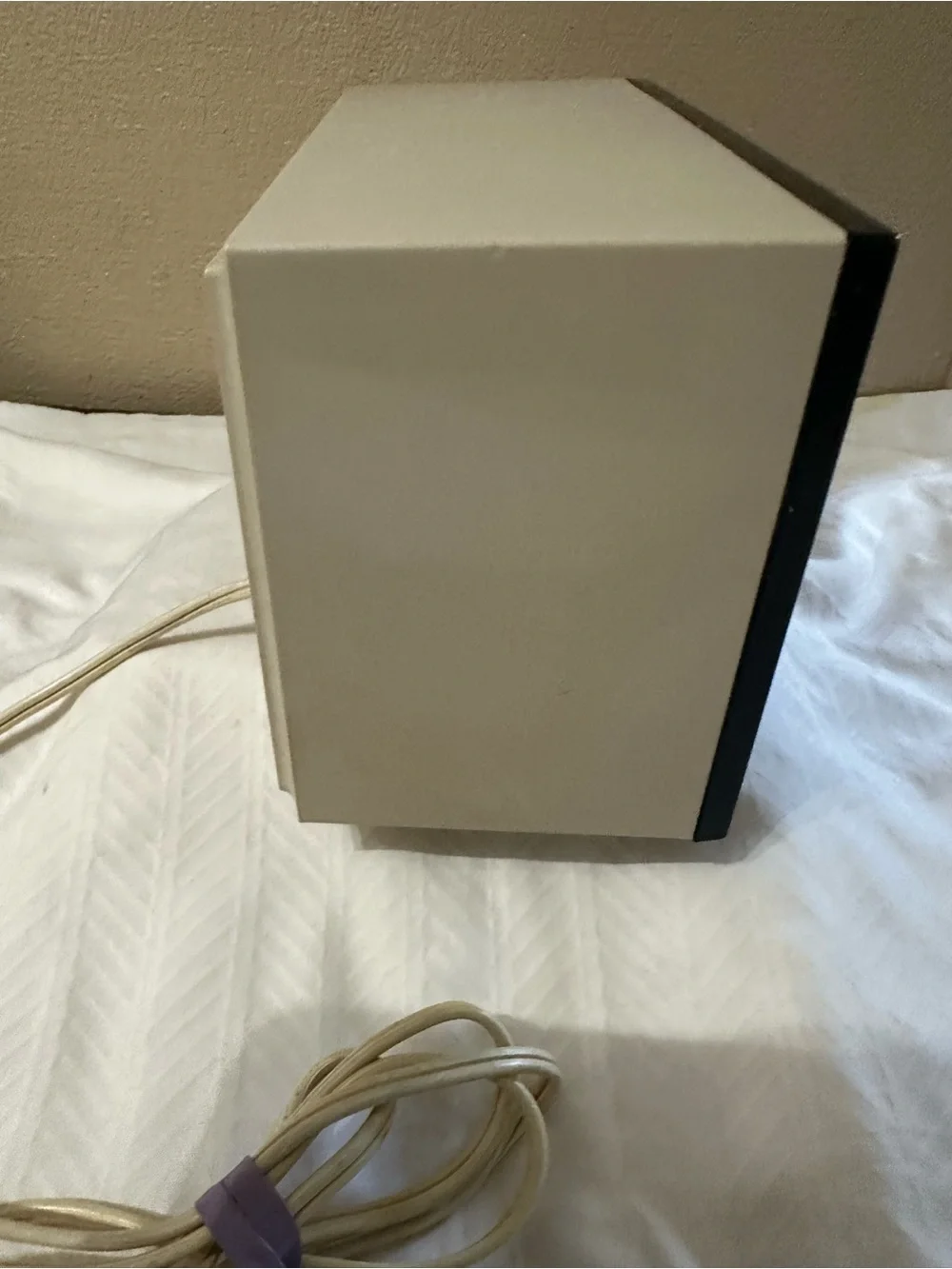 Vintage General Electric Analog Clock Radio